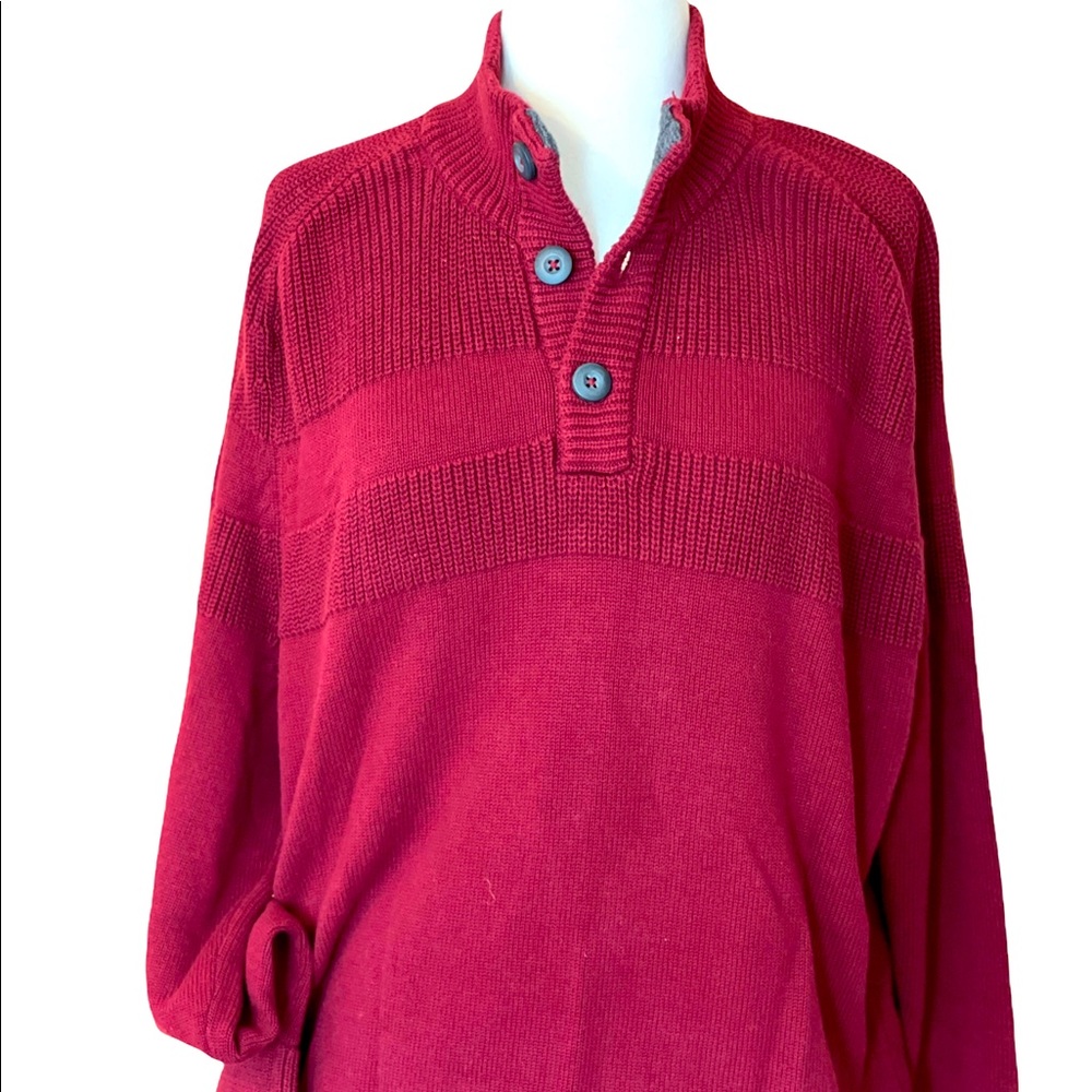 American Rag Men's Vintage Pullover 3 Button Sweater.